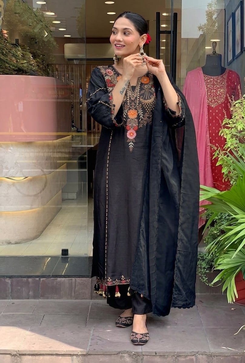 Premium Black Embroidered Cottan Lining Suit Set with Dupatta